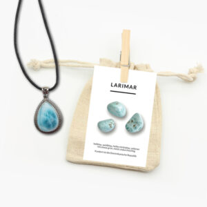 Larimar Anhänger mit Lederband und Beschreibungskarte