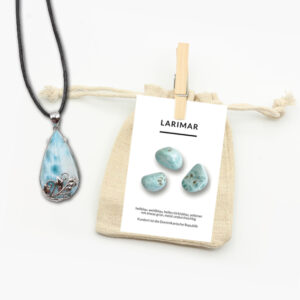 Larimar Anhänger mit Lederband und Beschreibungskarte